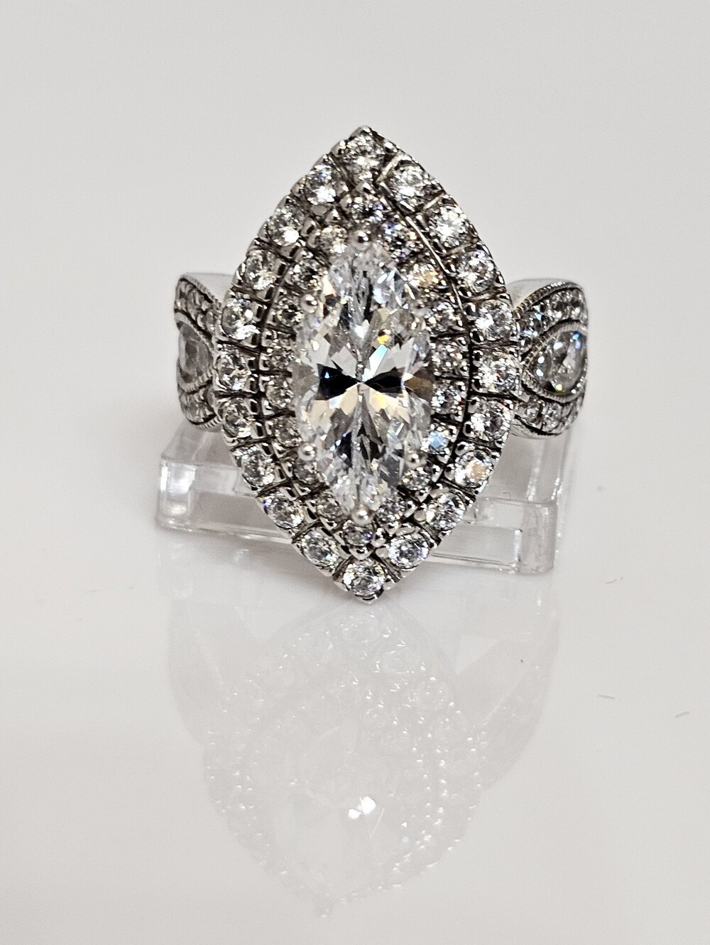 Stunning Designer Marquise Cut Diamond Simulant Ring Sterling Silver Size 7!
